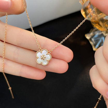[Vintora]LUCKY  WHITE MOP  PLUM BLOSSOM NECKLACE