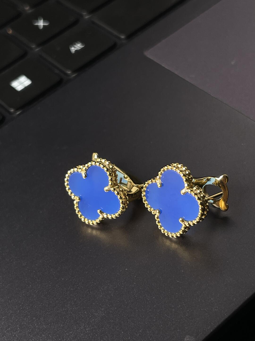 [Vintora] CLOVER LARGE (20mm) 1 MOTIFS BLUE MOP STUD EARRINGS