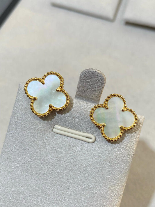 [Vintora] CLOVER LARGE (20mm) 1 MOTIFS WHITE MOP STUD EARRINGS