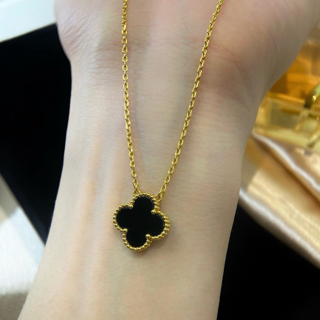 [Vintora]CLOVER 15MM BLACK ONYX SINGLE FLOWER NECKLACE
