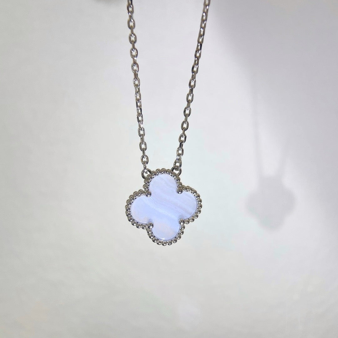 [Vintora]CLOVER 15MM BLUE CHALCEDONY NECKLACE SILVER