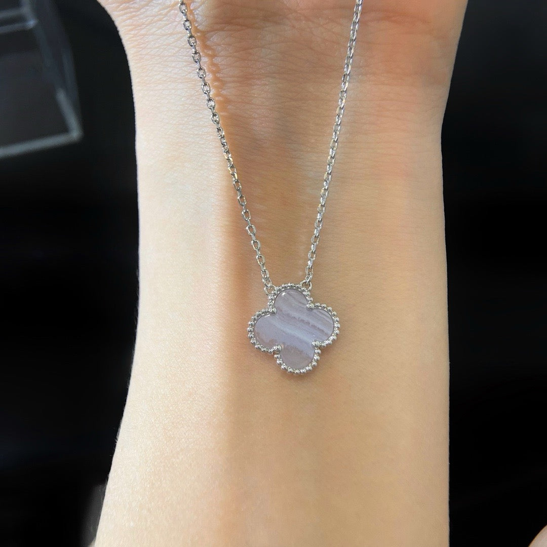 [Vintora]CLOVER 15MM BLUE CHALCEDONY NECKLACE SILVER