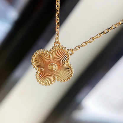 [Vintora]CLOVER 15MM LASER NECKLACE