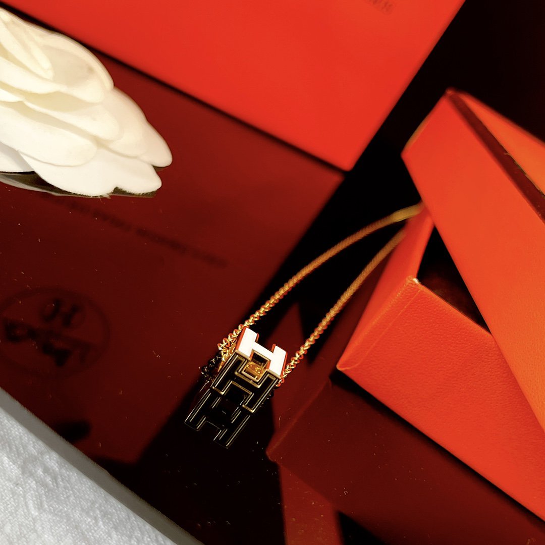 [Vintora]H WHITE SQUARE GOLD NECKLACE