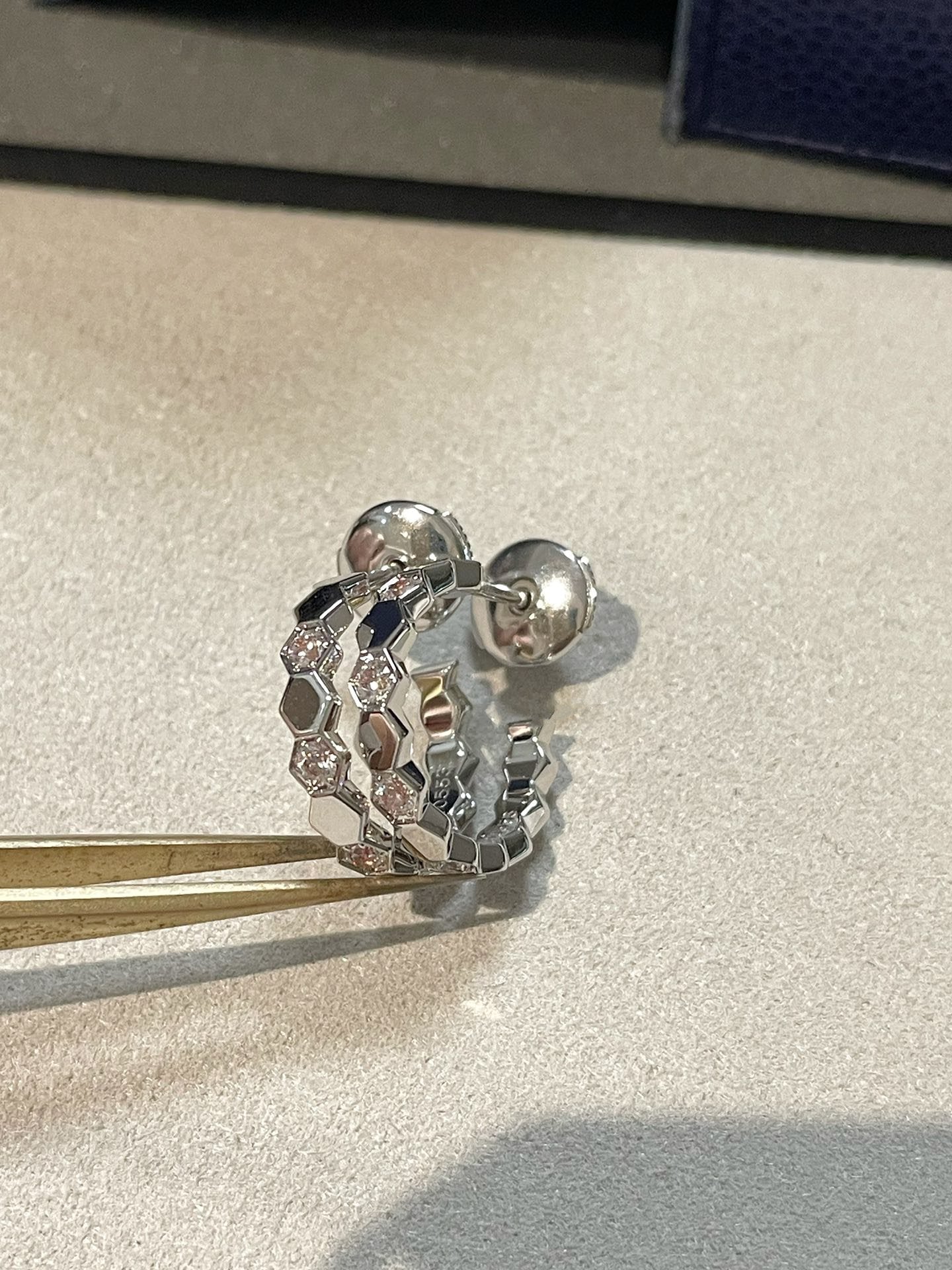 [Vintora]Hollow Design Four-Leaf Clover Flower Shape Ring