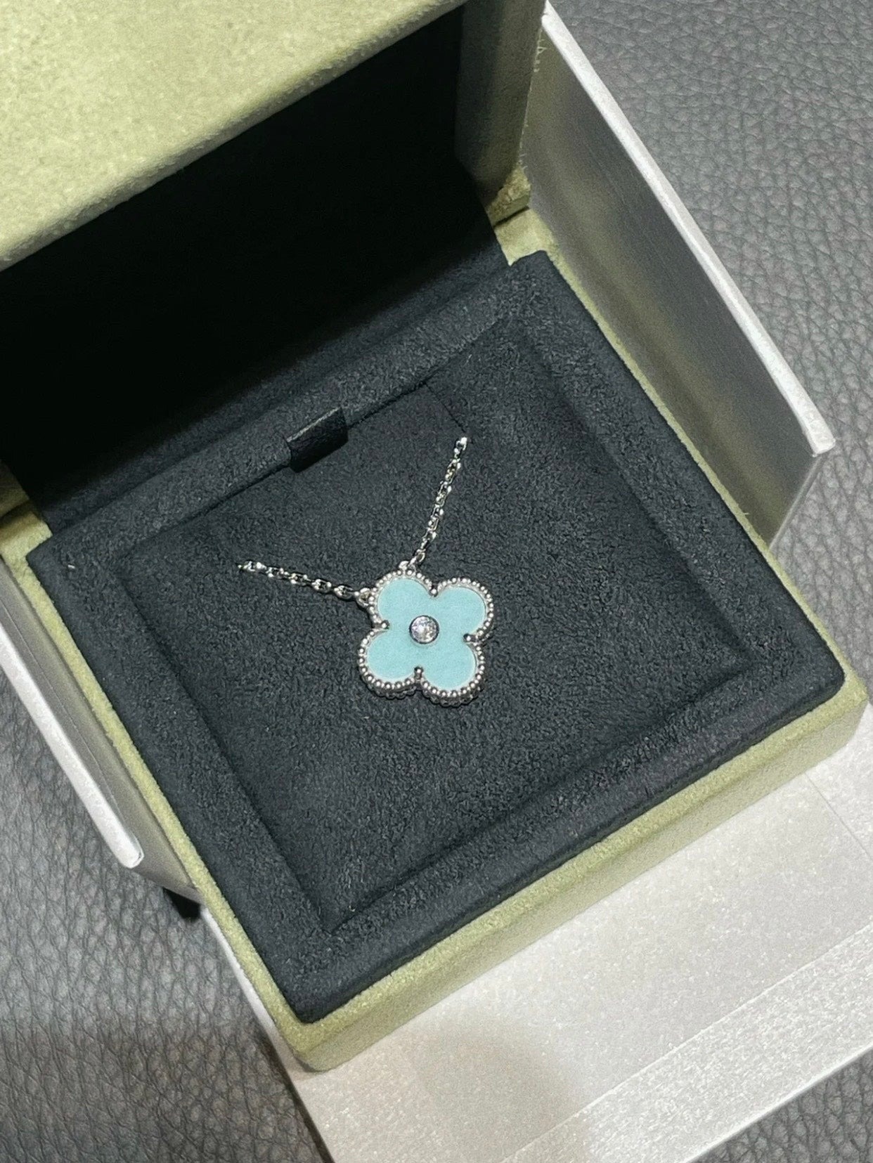 [Vintora]CLOVER 1 DIAMOND LIGHT BLUE SILVER NECKLACE