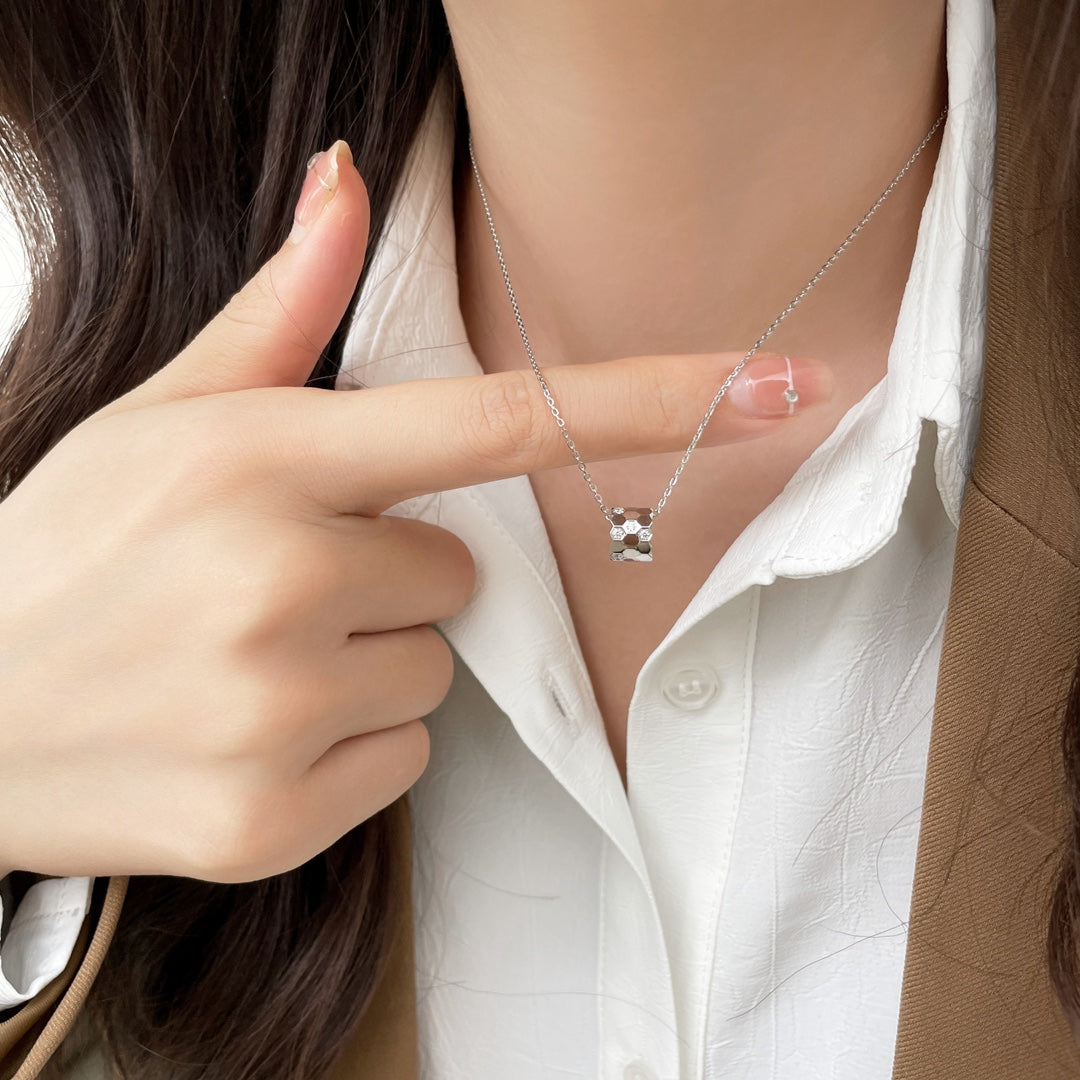 [Vintora]BEE MINI PEDANT DIAMOND NECKLACE