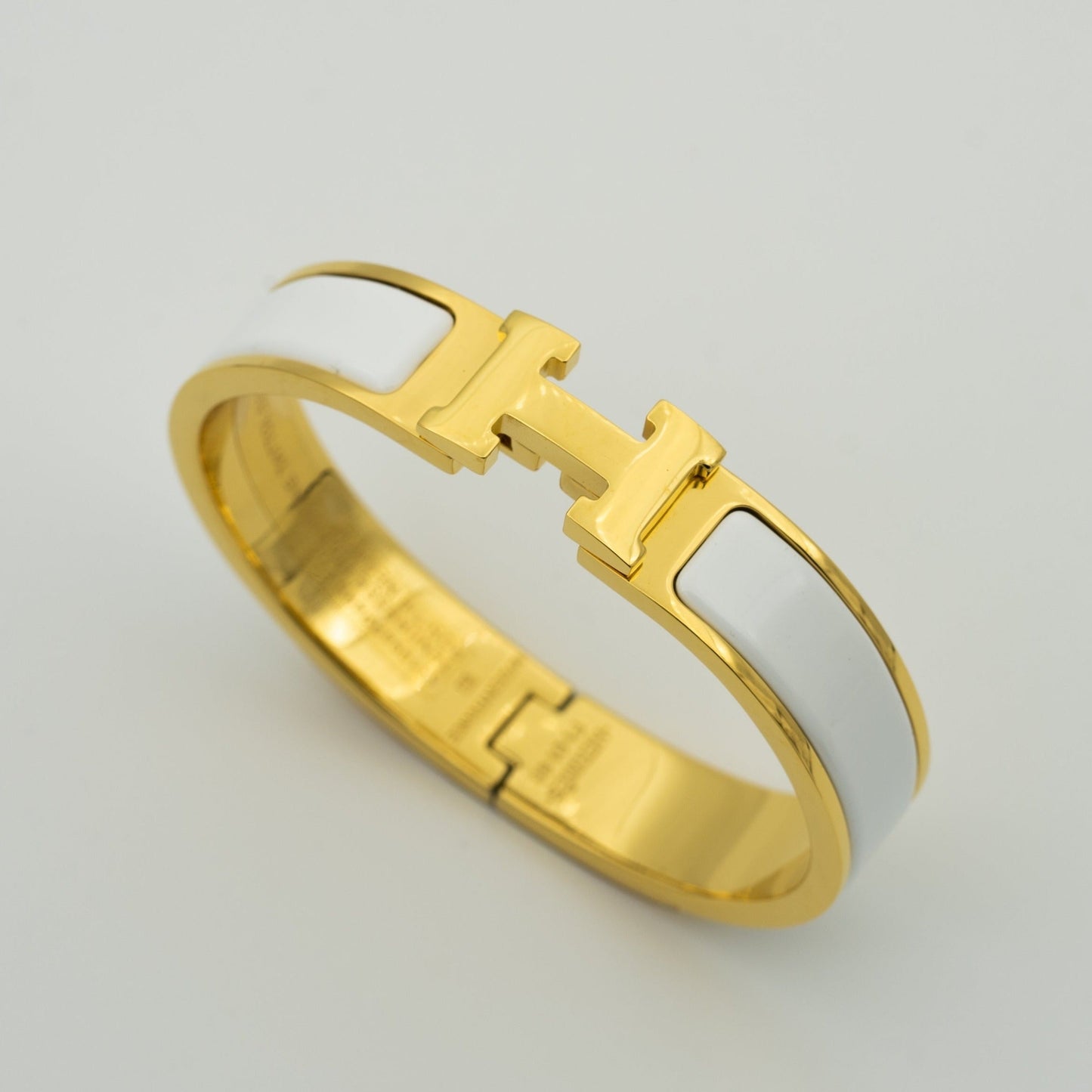 [Vintora]H WHITE BRACELET