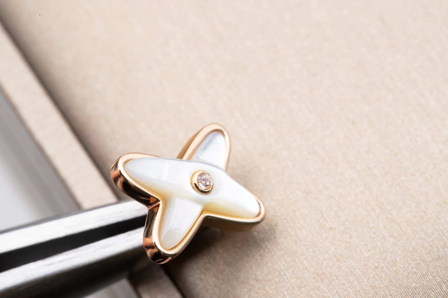 [Vintora]JEUX DE WHITE MOP Vintora GOLD DIAMOND EARRINGS