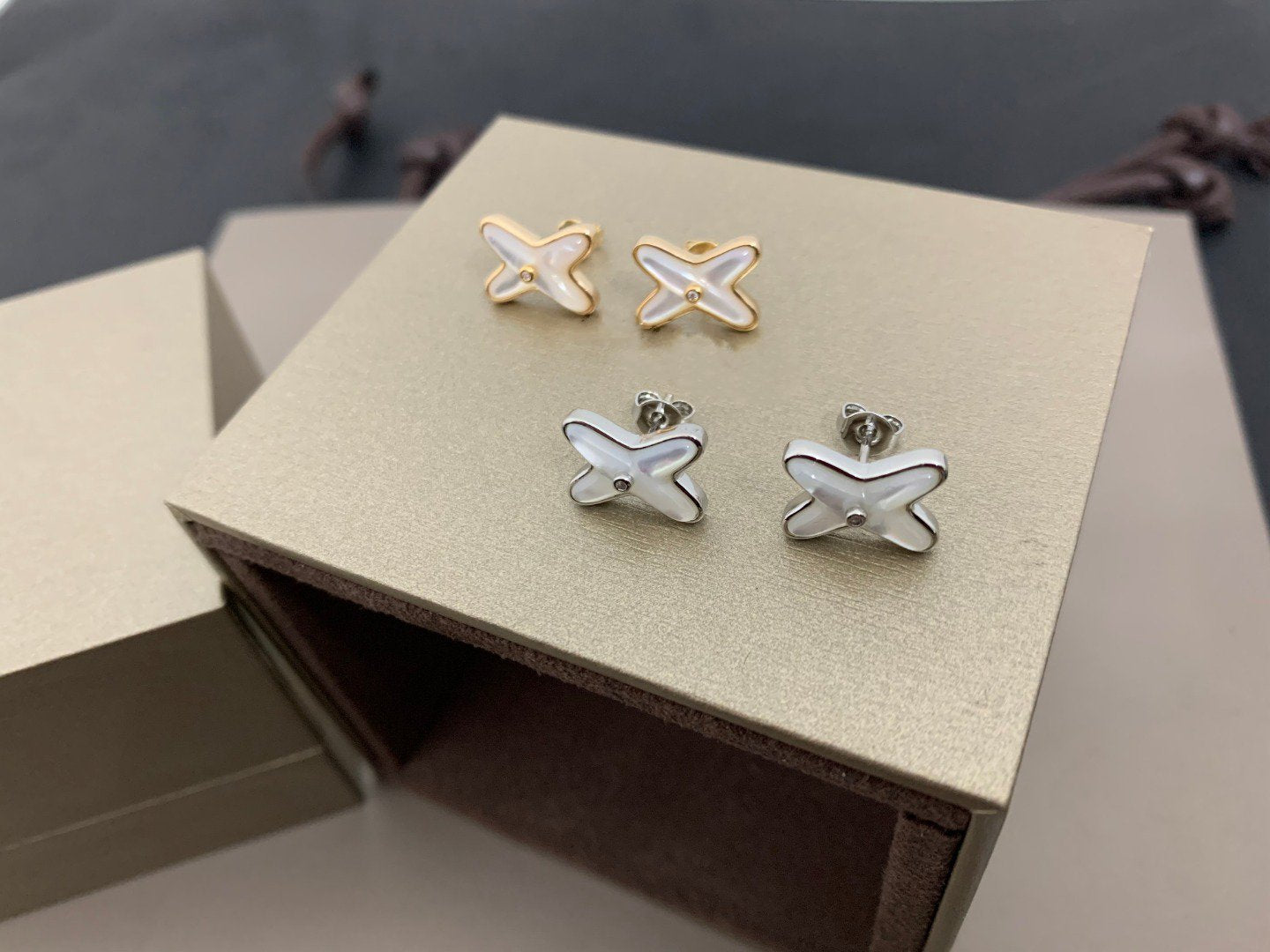 [Vintora]JEUX DE WHITE MOP SILVER DIAMOND EARRINGS