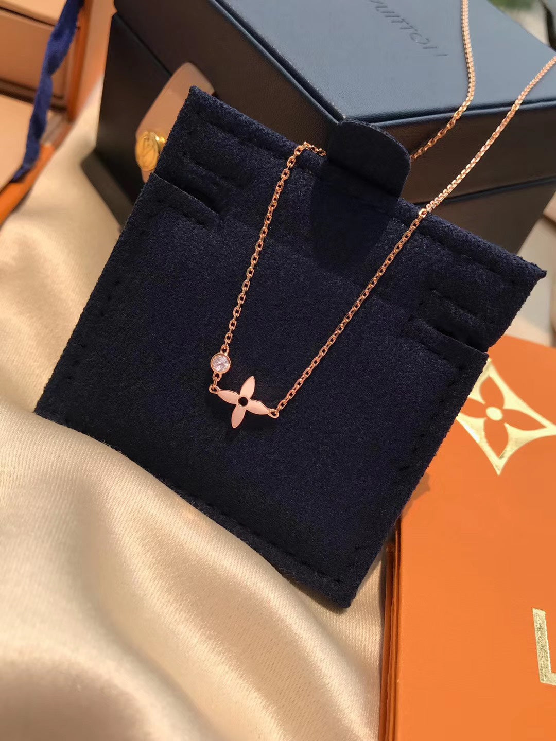 [Vintora]BLOSSOM PENDANT PINK GOLD AND DIAMOND