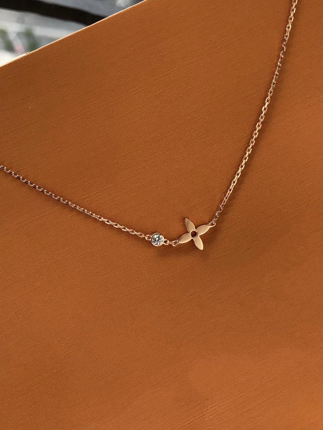 [Vintora]BLOSSOM PENDANT PINK GOLD AND DIAMOND
