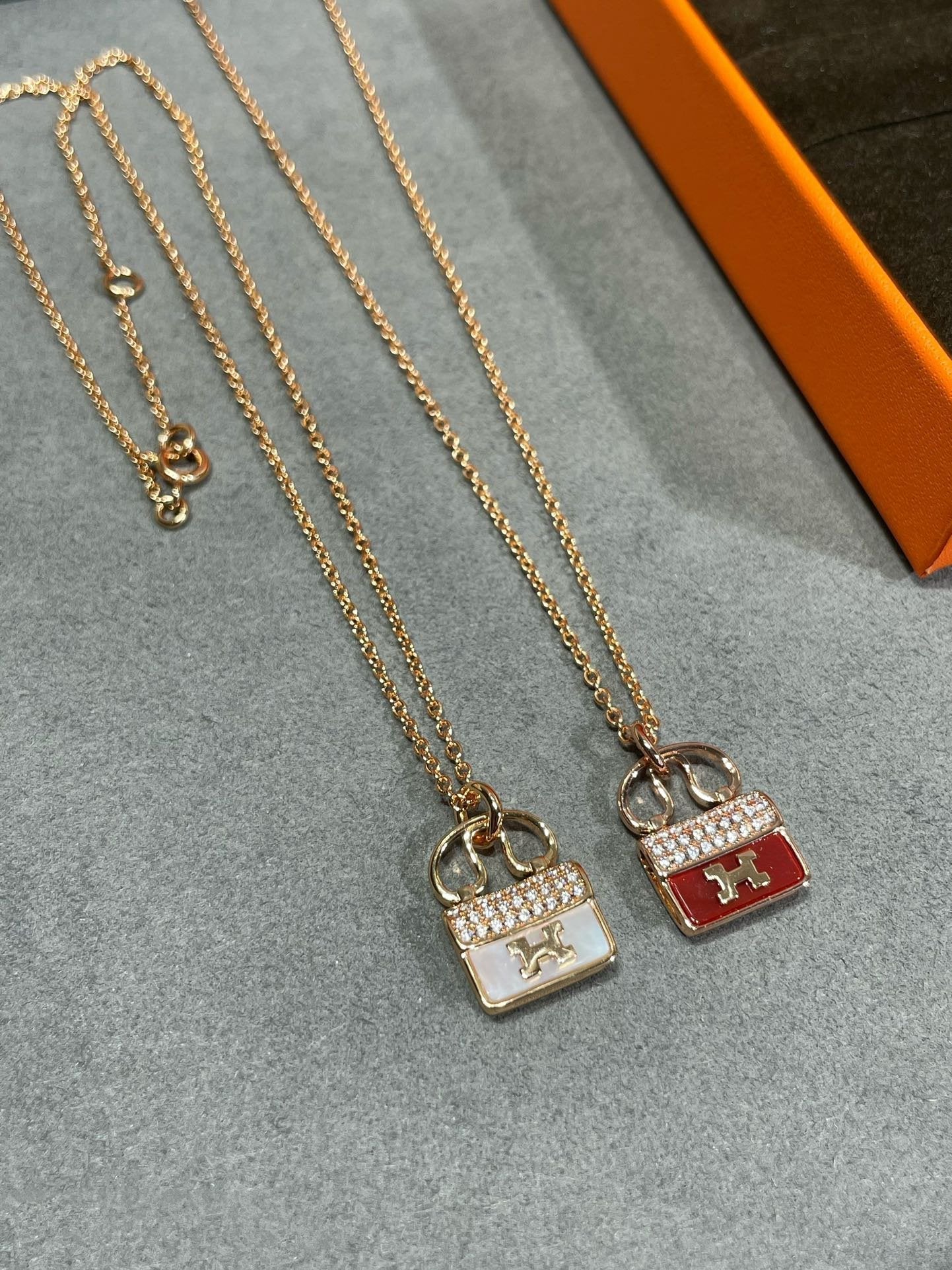 [Vintora]H CIRCE MOISSANITE PENDANT NECKLACE GOLD