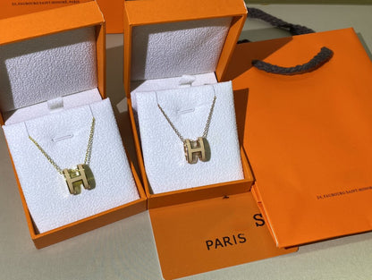 [Vintora]HM CLIC YELLOW ENAMEL GOLD NECKLACE