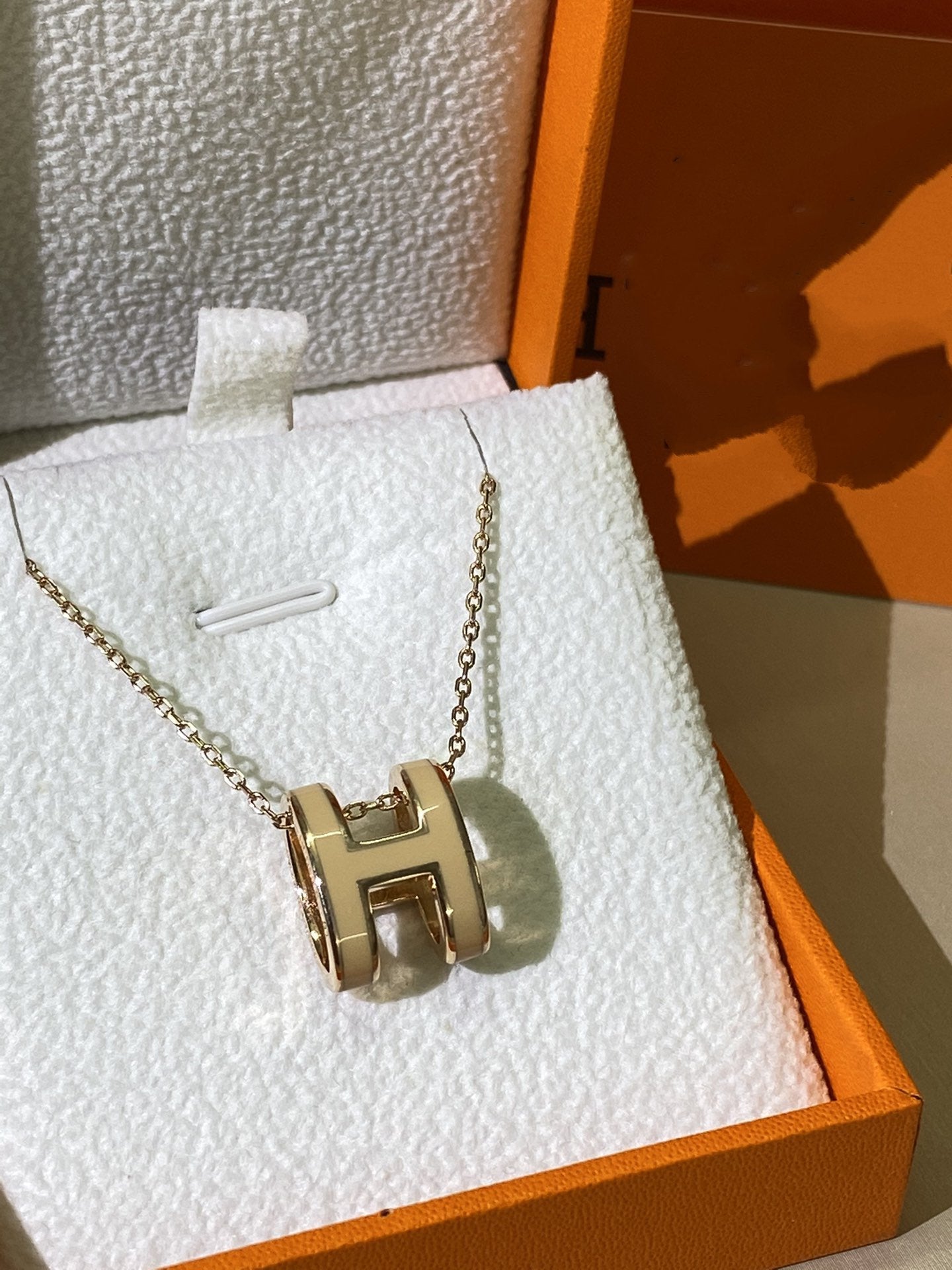 [Vintora]HM CLIC YELLOW ENAMEL GOLD NECKLACE