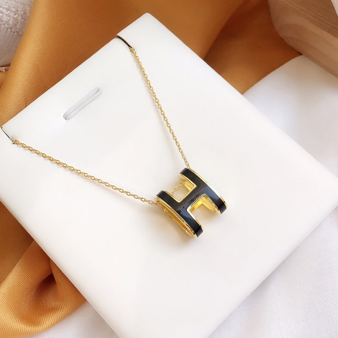 [Vintora]HM CLIC BLACK ENAMEL GOLD NECKLACE