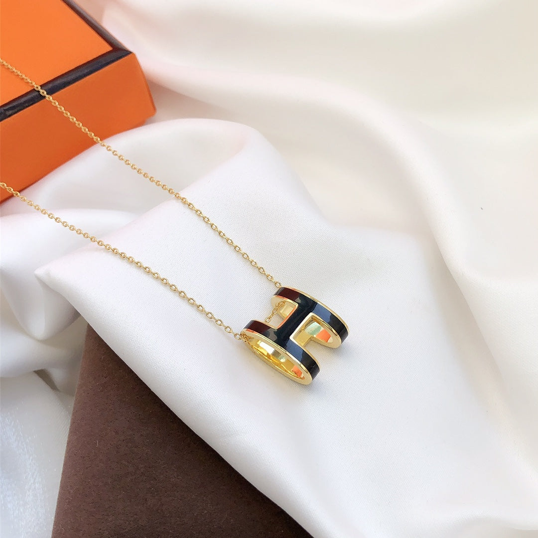 [Vintora]HM CLIC BLACK ENAMEL GOLD NECKLACE