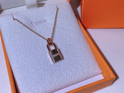 [Vintora]HM ADVANCED NICHE LOCK HEAD NECKLACE DIAMONDS