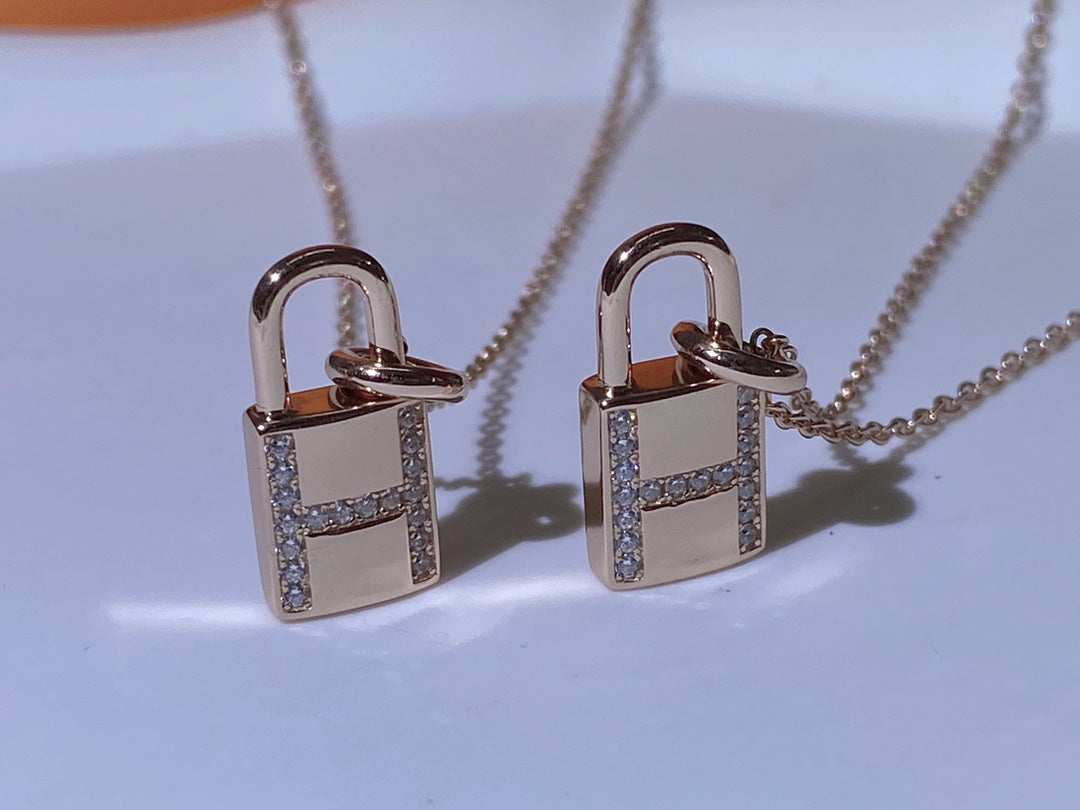 [Vintora]HM ADVANCED NICHE LOCK HEAD NECKLACE DIAMONDS