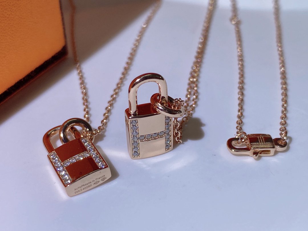 [Vintora]HM ADVANCED NICHE LOCK HEAD NECKLACE DIAMONDS