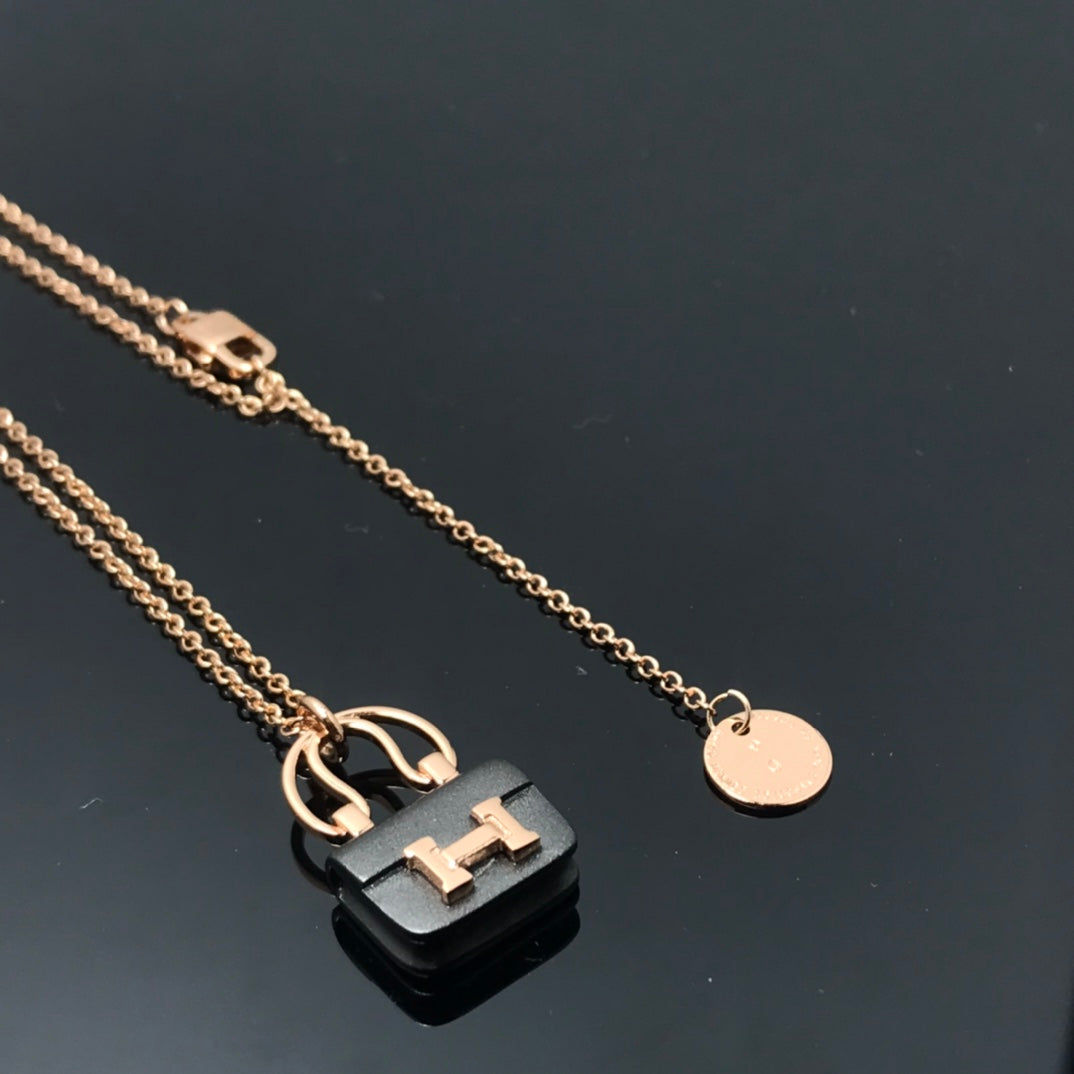 [Vintora]WOMEN'S HM AMULETTES CONSTANCE PENDANT NECKLACE
