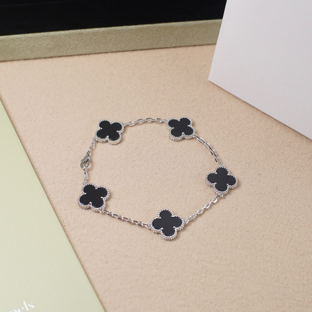 [Vintora] CLOVER 5 MOTIF ONYXS BRACELET COLLECTION
