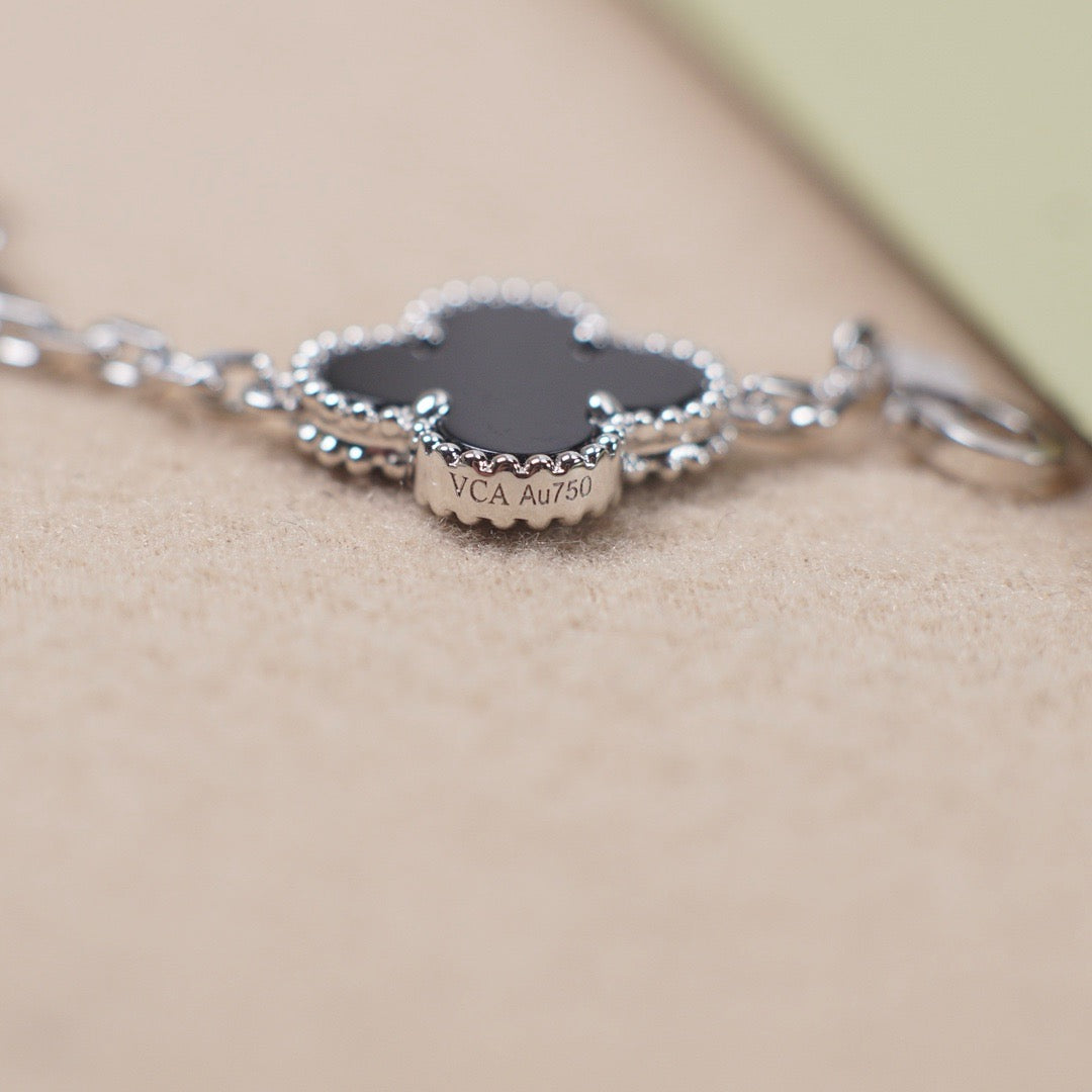 [Vintora] CLOVER 5 MOTIF ONYXS BRACELET COLLECTION