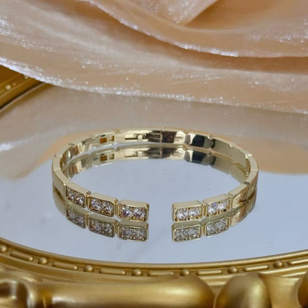 [Vintora jewelrys]LOVE DIAMOND OPEN  BRACELET