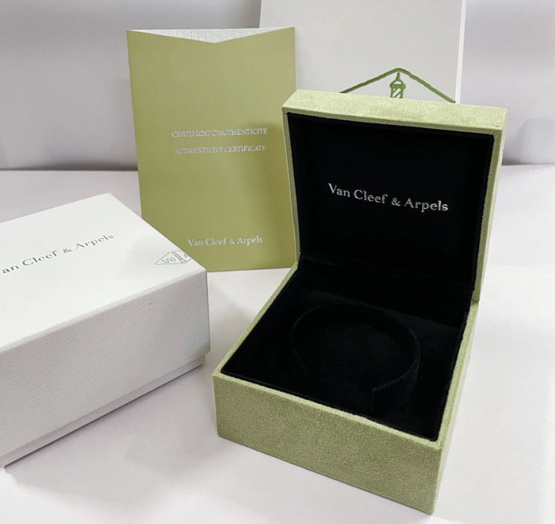 [Vintora]CLOVER 15MM LASER NECKLACE AND BOX