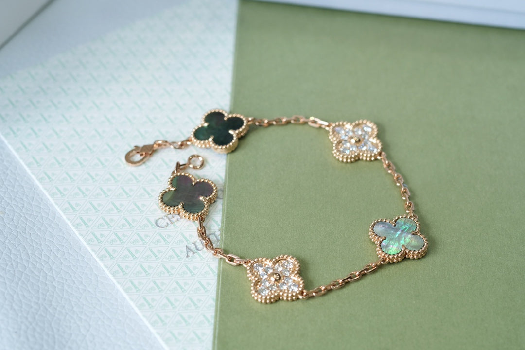 [Vintora] CLOVER 5 MOTIF GRAY MOP BRACELET COLLECTION