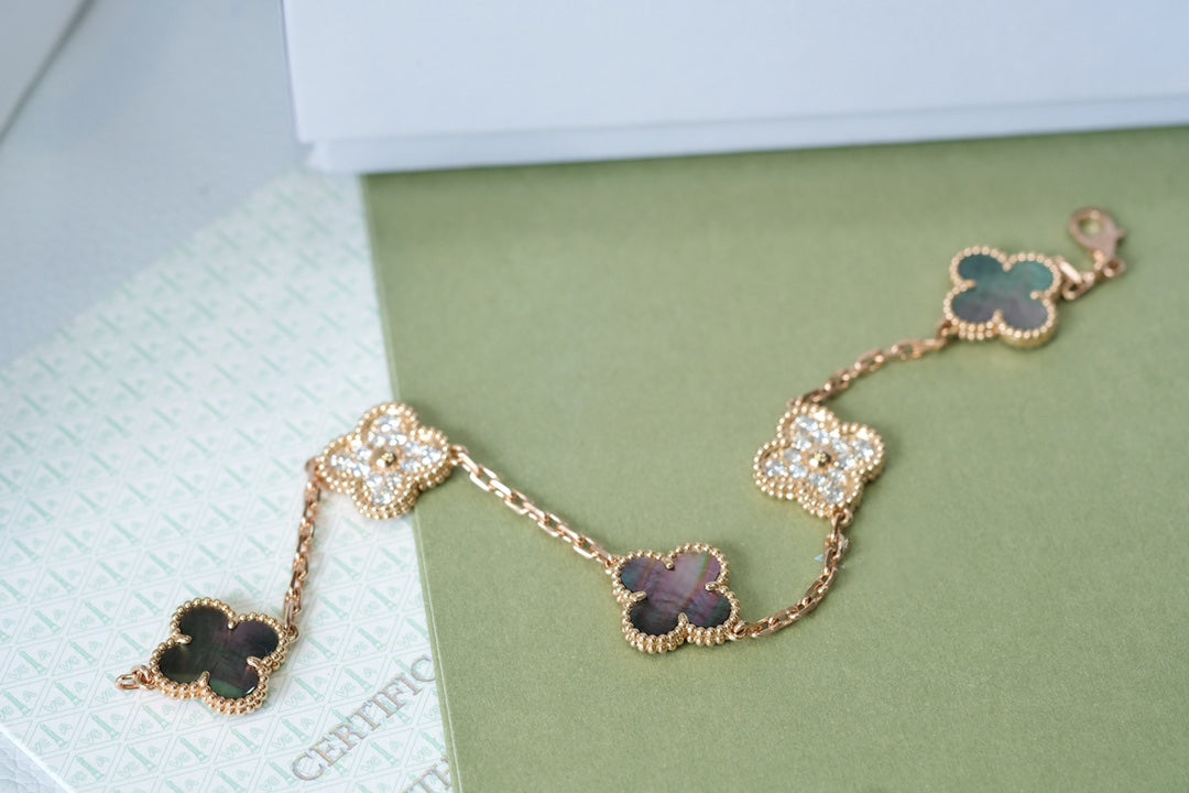 [Vintora] CLOVER 5 MOTIF GRAY MOP BRACELET COLLECTION