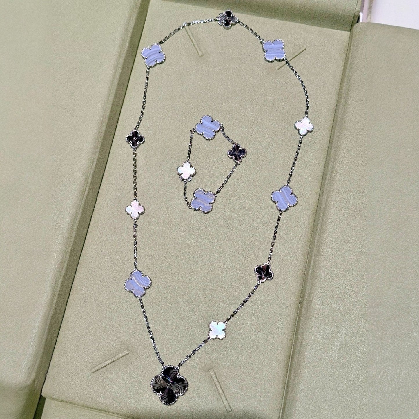 [Vintora]DETACHABLE CLOVER 15(11+4) FLOWER SILVER NECKLACE SET