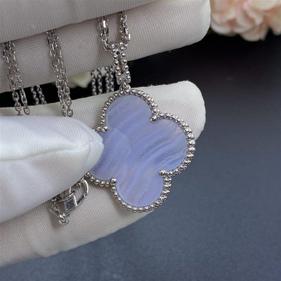 [Vintora]CLOVER SILVER CHALCEDONY BIG CLOVER NECKLACE