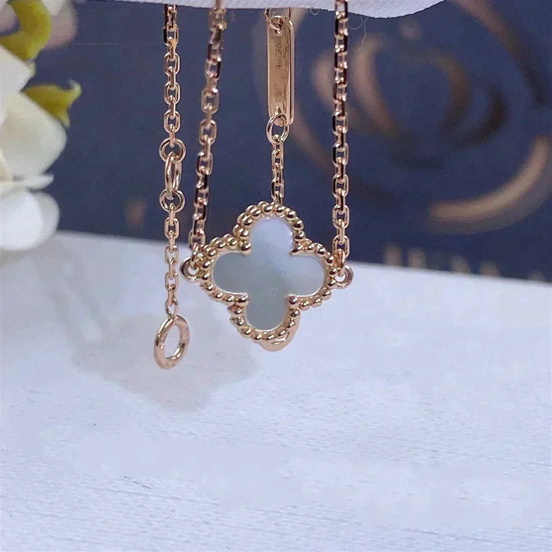 [Vintora]CLOVER WHITE MOP SINGLE FLOWER BRACELET
