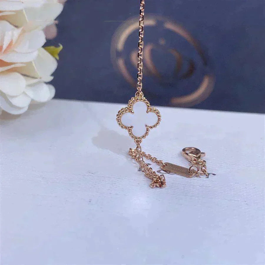 [Vintora]CLOVER WHITE MOP SINGLE FLOWER BRACELET