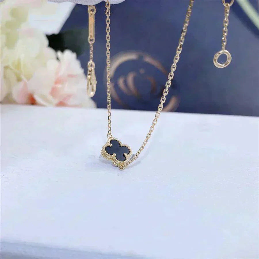 [Vintora]CLOVER ONYX SINGLE FLOWER BRACELET
