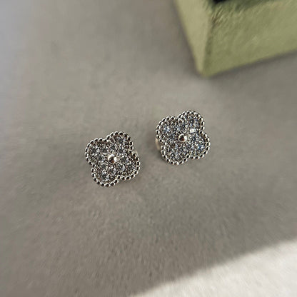 [Vintora]CLOVER MINI DIAMOND STUD EARRINGS