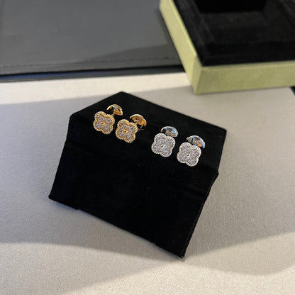 [Vintora]CLOVER MINI DIAMOND STUD EARRINGS