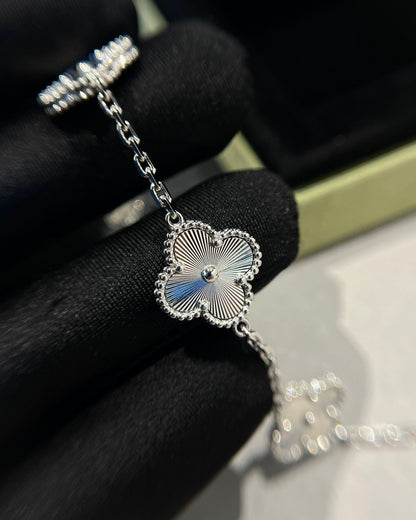 [Vintora] CLOVER 5 MOTIF LASER BRACELET COLLECTION