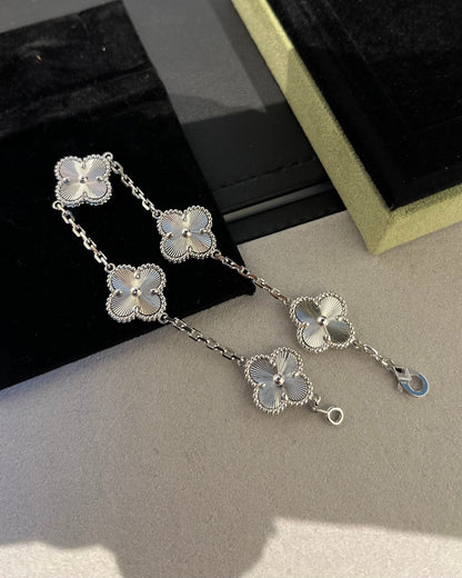 [Vintora] CLOVER 5 MOTIF LASER BRACELET COLLECTION