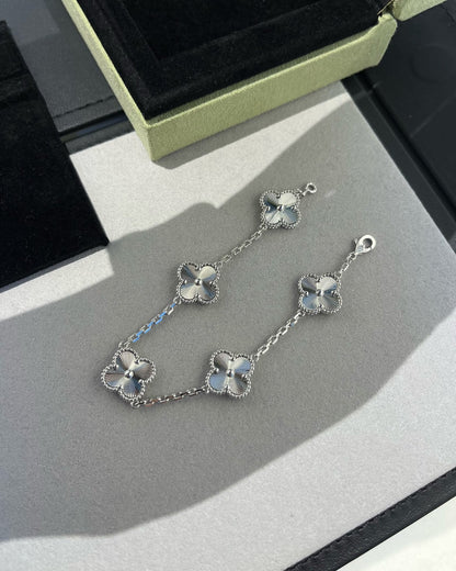 [Vintora] CLOVER 5 MOTIF LASER BRACELET COLLECTION